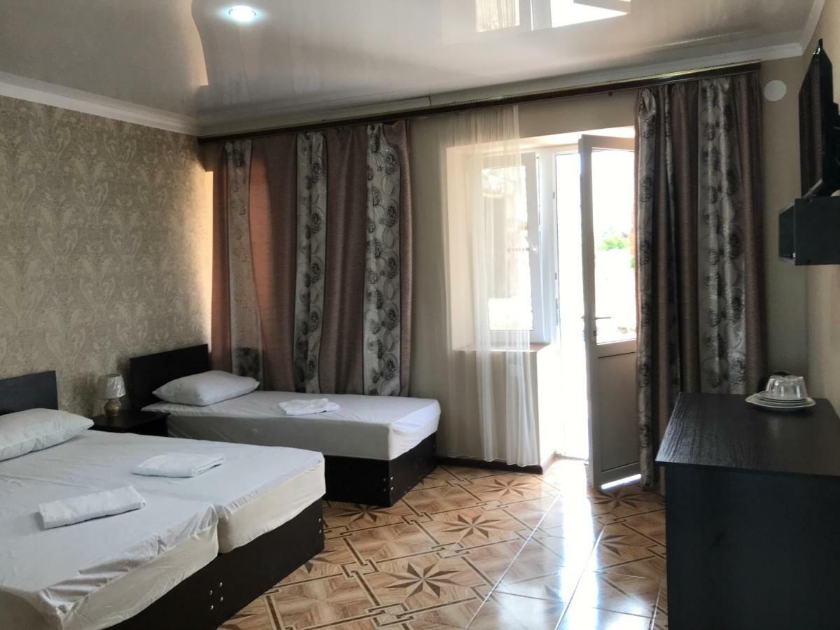 Ainar Hotel Gagra Exterior photo