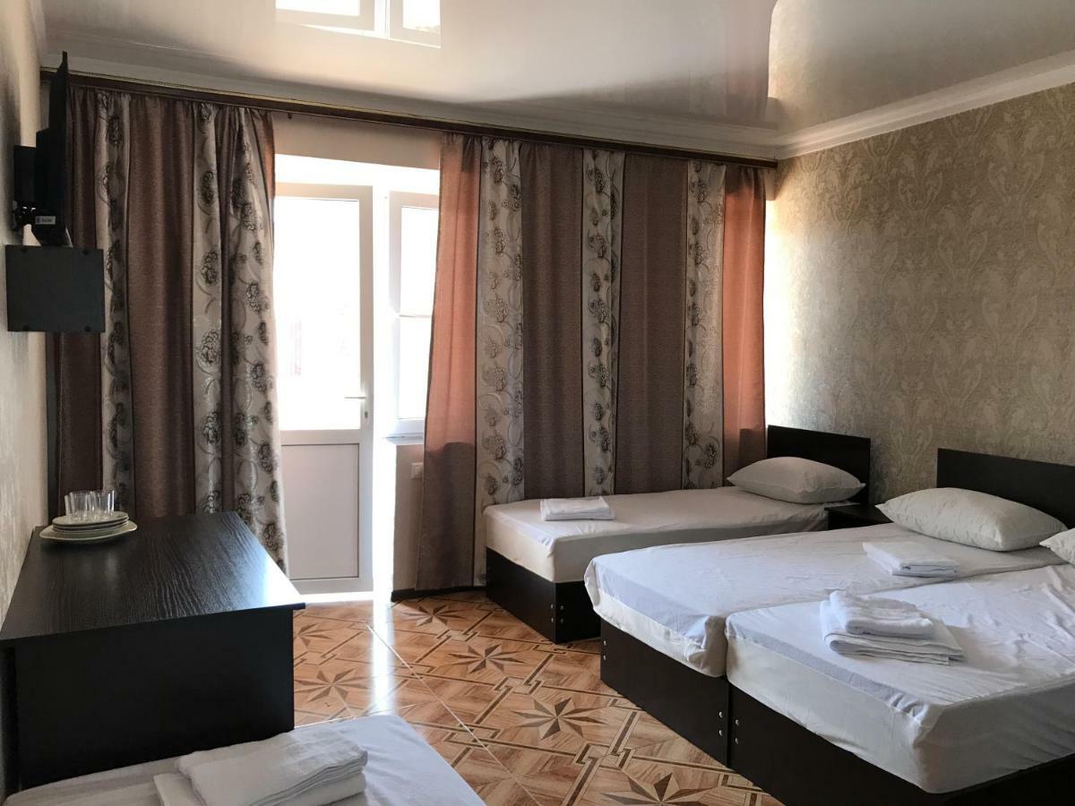 Ainar Hotel Gagra Exterior photo