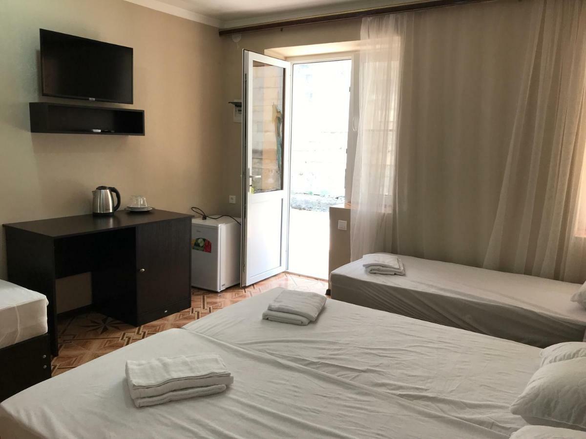 Ainar Hotel Gagra Exterior photo