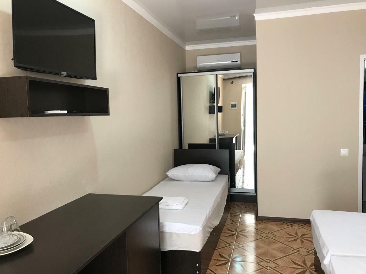 Ainar Hotel Gagra Exterior photo